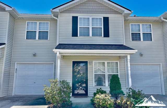 3 BED/2.5 BATH TOWNHOME IN ARDEN photos photos