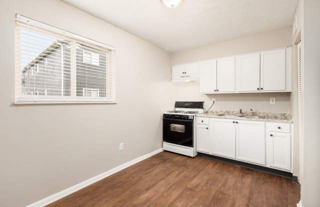 Pinetree Village Apartments Gallery 3