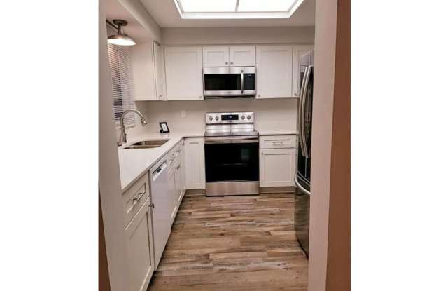 Awesome golden valley townhouse with 2 beds and 2.5 baths available 6/1/2024! photos photos