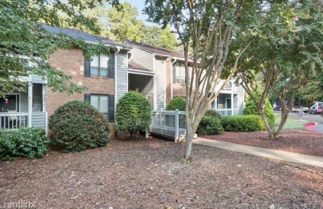 527 Warm Springs Cir - 527 Warm Springs Circle, Roswell, GA 30075