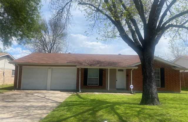 1821 Acosta Street - 1821 Acosta Street, Grand Prairie, TX 75051