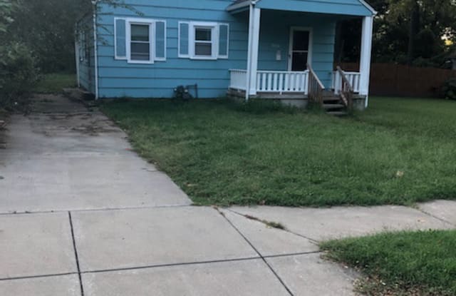 7036 College Ave - 7036 College Avenue, Kansas City, MO 64132