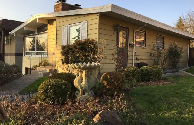 352 52nd Avenue NW - 352 NW 52nd St, Seattle, WA 98107
