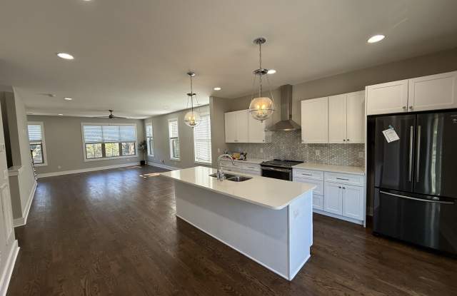942 Riverside Drive photos photos