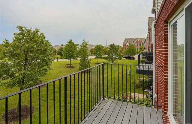 Pond facing, Corner house and East facing town home Gallery 3