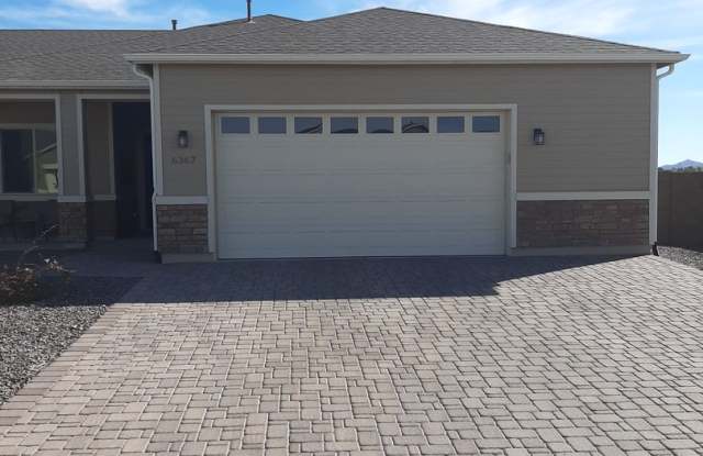Stunning 3-Bedroom 2-Bath 2-Car Garage -Furnished Home In Granville Gallery 3
