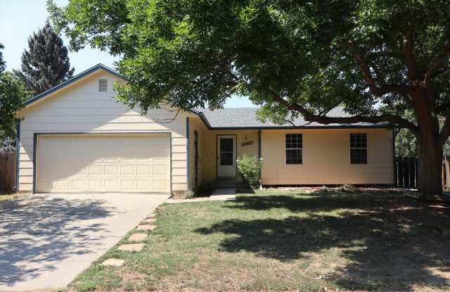 Spacious 4-Bedroom Single Family Home photos photos