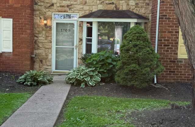 2 Bedroom Townhome in Mechanicsburg photos photos