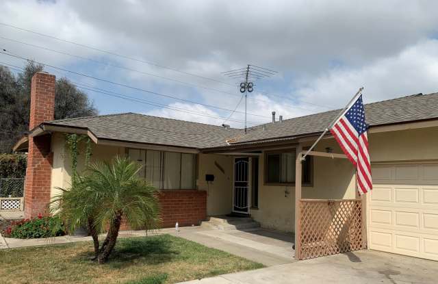 3 BEDROOM 2 BATH IN DESIRABLE RIVERSIDE AREA - 4156 Paden Street, Riverside, CA 92504