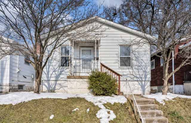 3915 Schiller Place photos photos