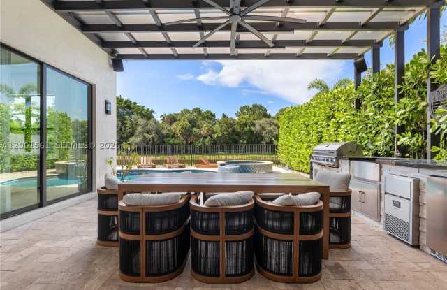 9529 Eden Roc Ct Gallery 4