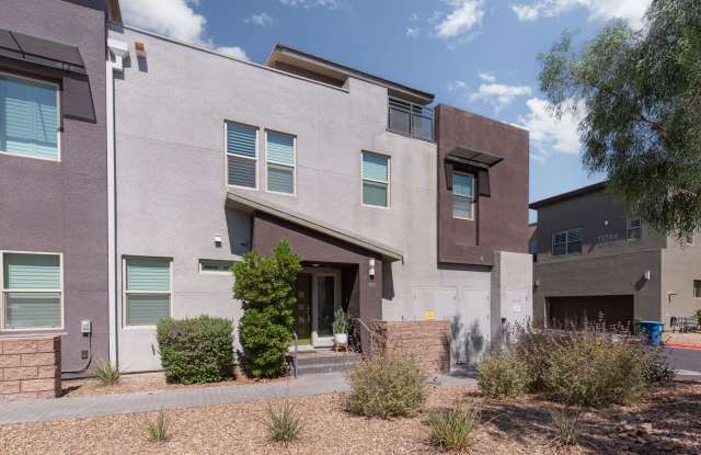 Fully furnished luxury townhome in Affinity/Summerlin Gallery 1