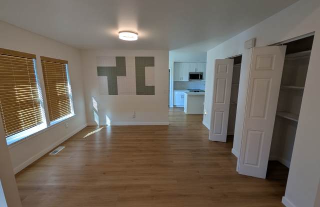 Spacious 4BR House in West Seattle Gallery 3