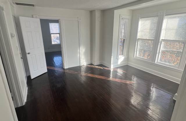 875 Burr St., 2 photos photos