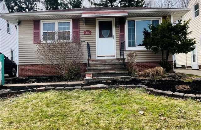 3023 Torrington Avenue photos photos