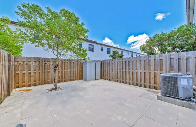 11854 SW 246th Ln Gallery 3