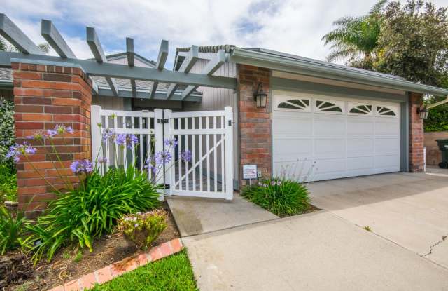Resort Style Living 4 Bedroom Home! Gallery 3
