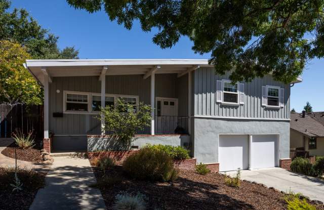 Updated home with spacious yard - 2626 Mcgarvey Avenue, Redwood City, CA 94061