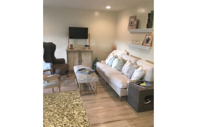220 Abalone Avenue - 220 Abalone Avenue, Newport Beach, CA 92662