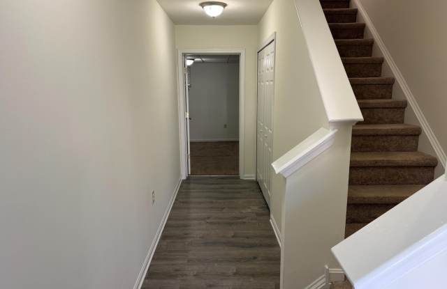 99 HIGHLAND Circle Gallery 2