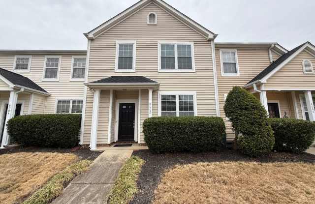 Comfortable 3BD, 2.5BA North Raleigh Townhome with HOA Amenities photos photos