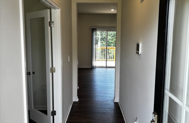 935 Utopia Ln. Gallery 3