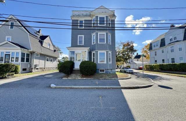 33 Hollis Ave unit: 3 photos photos