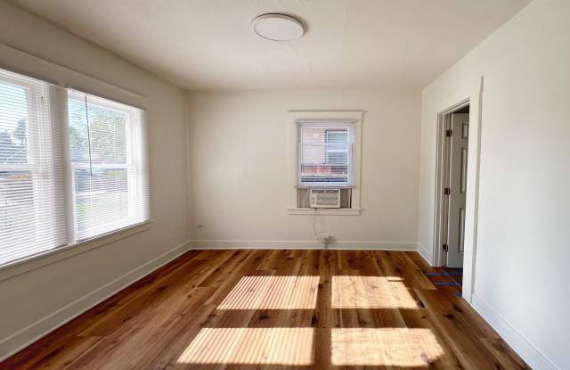 800 South Locust Street Gallery 3