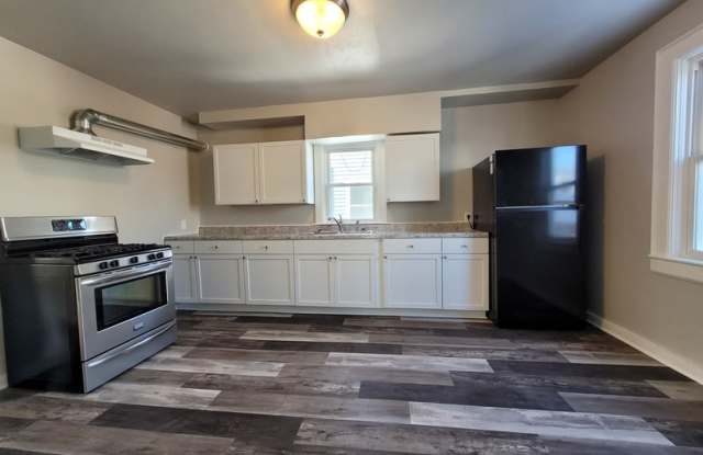 816 School Place photos photos