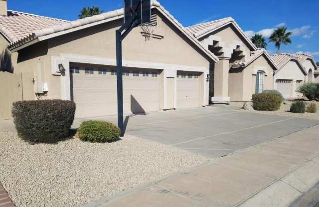 6834 E Gelding Drive Gallery 2