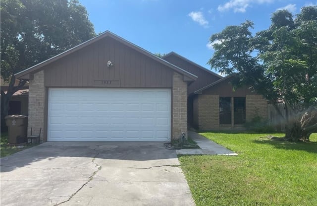 7037 Rivergate Dr - 7037 Rivergate Drive, Corpus Christi, TX 78413