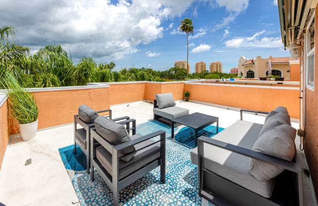 920 North Shore Drive Northeast Gallery 3
