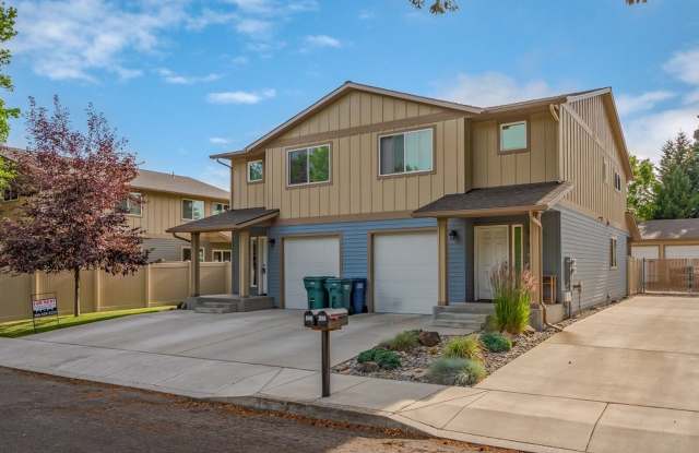 3 bed 2.5 bath Townhome Central CDA photos photos