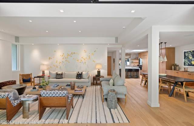 721 Meadowood Drive Gallery 3