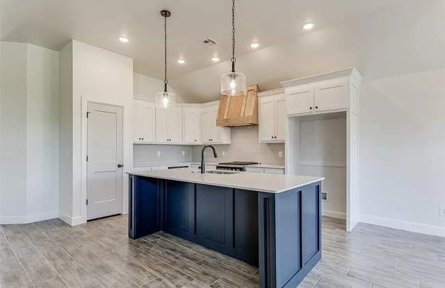 Beautiful 3-Bedroom Home in Yukon – Modern 2025 Build! Gallery 4