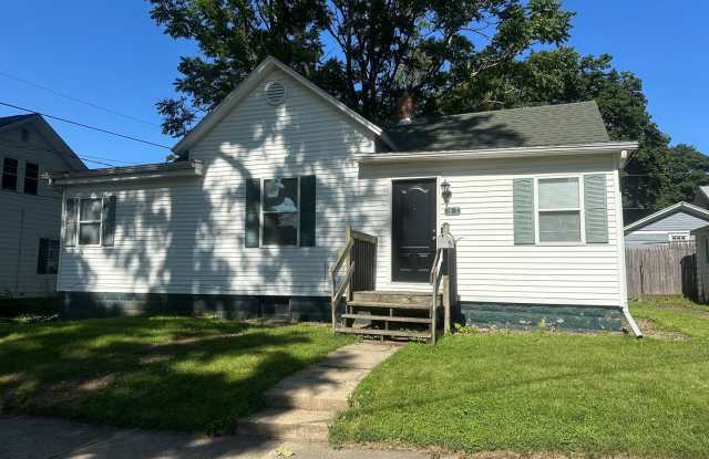 3-Bedroom Home near Downtown Bloomington! photos photos