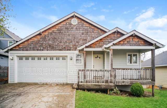 18624 Van Fleet Ave - 18624 Van Fleet Avenue, Sandy, OR 97055