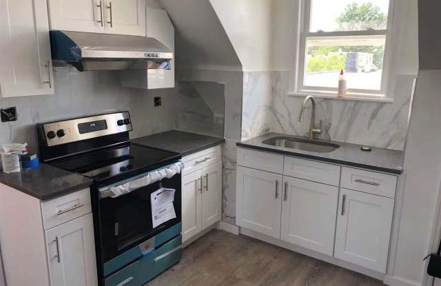 74 WEST 7TH ST - 74 West 7th Street, Bayonne, NJ 07002