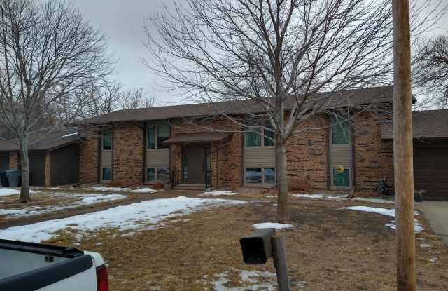 811 Maple Street - 3 photos photos