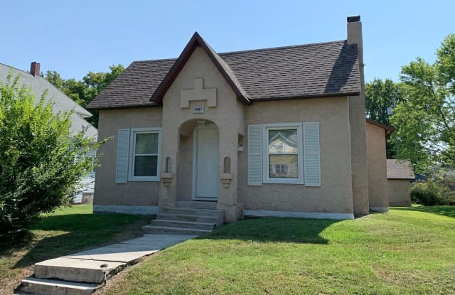 1907 S Picher Avenue - 1907 South Picher Avenue, Joplin, MO 64804