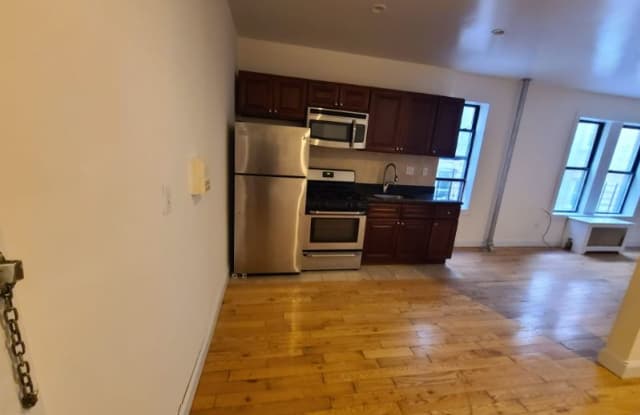 202 E 202nd St - 202 East 202nd Street, Bronx, NY 10458