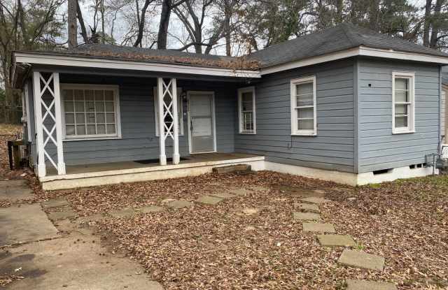 Cute Home, Large Yard photos photos
