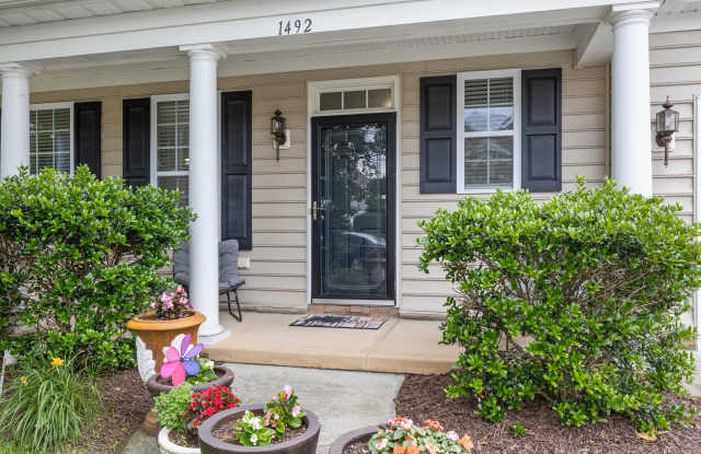 1492 Elderberry Road Gallery 3