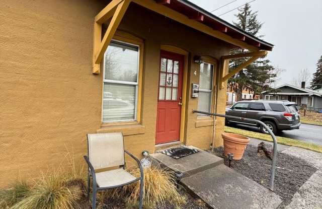 1 Bed/1 Bath Corner Unit in Historic Building - Harriman Stret photos photos