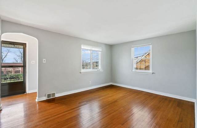 Recently Updated Single Family 3 Bedroom Home.  Available June 10th! photos photos