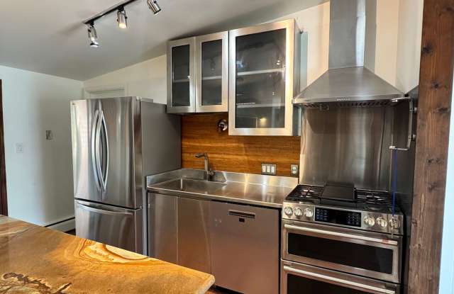 Grape Vines on Grape Ave: 3 bed/2 bath ranch in AMAZING location in Old North Boulder! Gallery 4