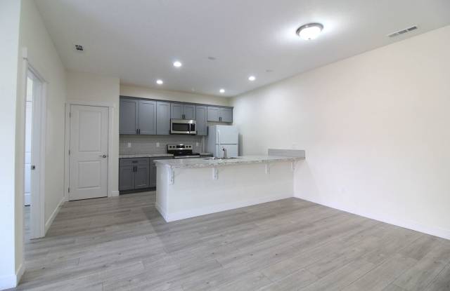 3 Bedroom, 2.5 Bath + Flex Room Townhome in Kennewick Gallery 4