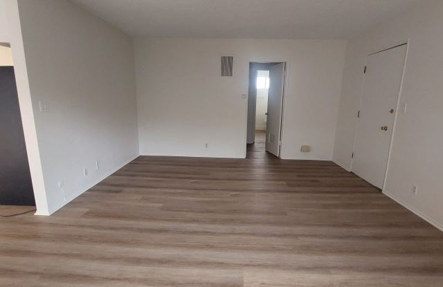 1401 North Poinsettia Place Gallery 3
