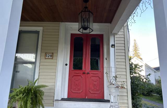128 Wells Avenue Gallery 4