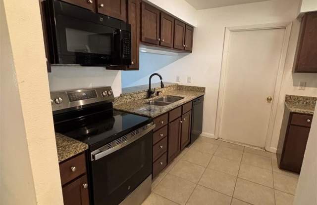 1761 LAKEVIEW VILLAGE Drive Gallery 4